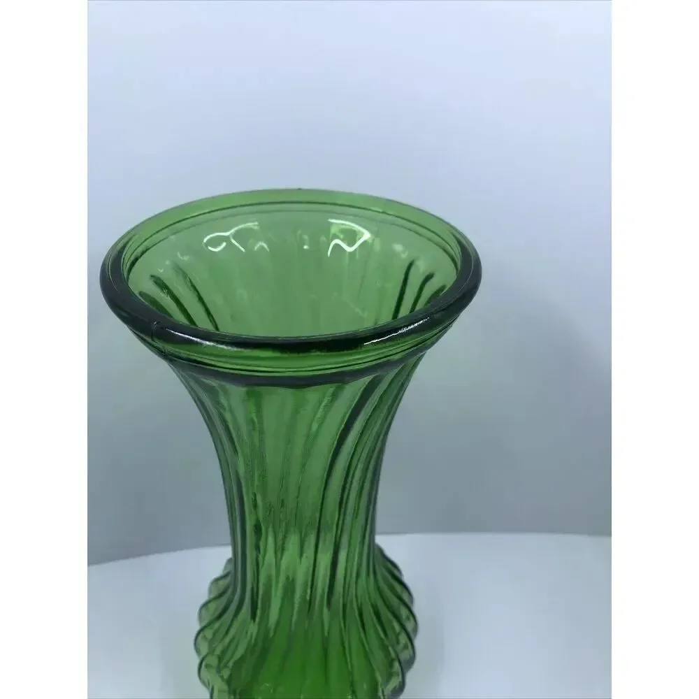 Vintage MCM Hoosier Glass Swirl Ribbed Emerald Green Vase Indiana USA 7.5